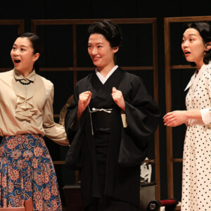 KAAT×東京デスロック×第12言語演劇スタジオ『外地の三人姉妹』 撮影:宮川舞子