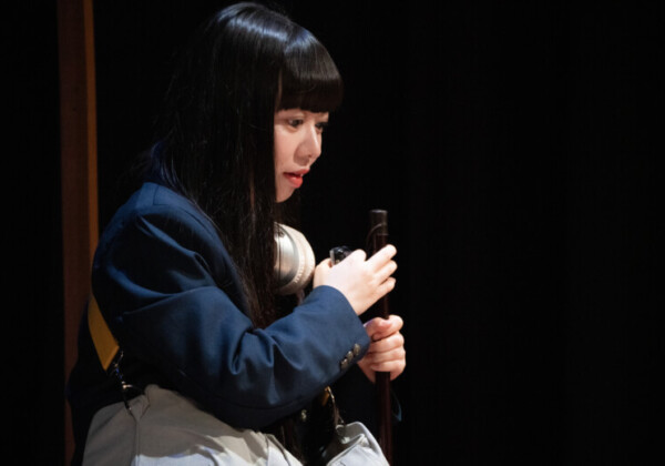 ロロ『校舎、ナイトクルージング』撮影:岩本美佳