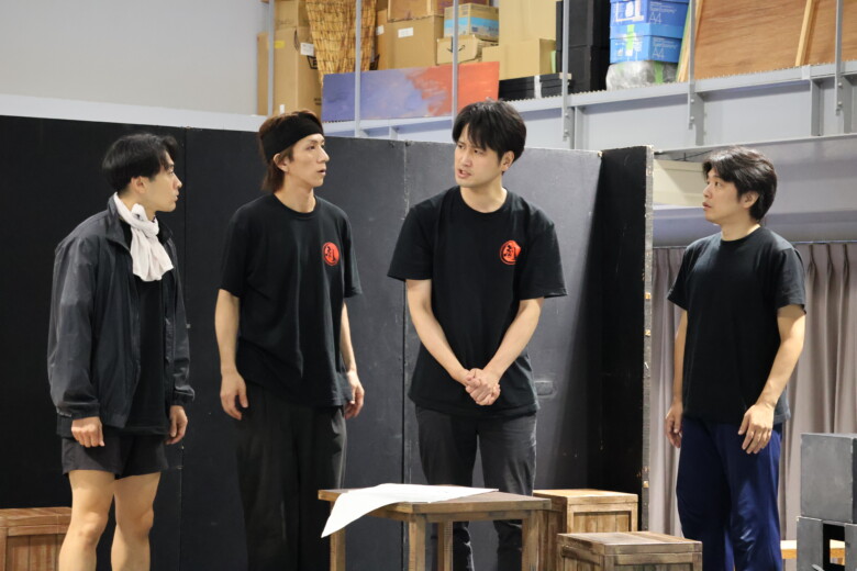 日本の劇団『その鉄塔に男たちはいるという』