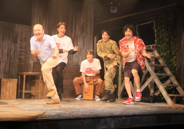 日本の劇団 第三劇『その鉄塔に男たちはいるという』撮影:白根美恵