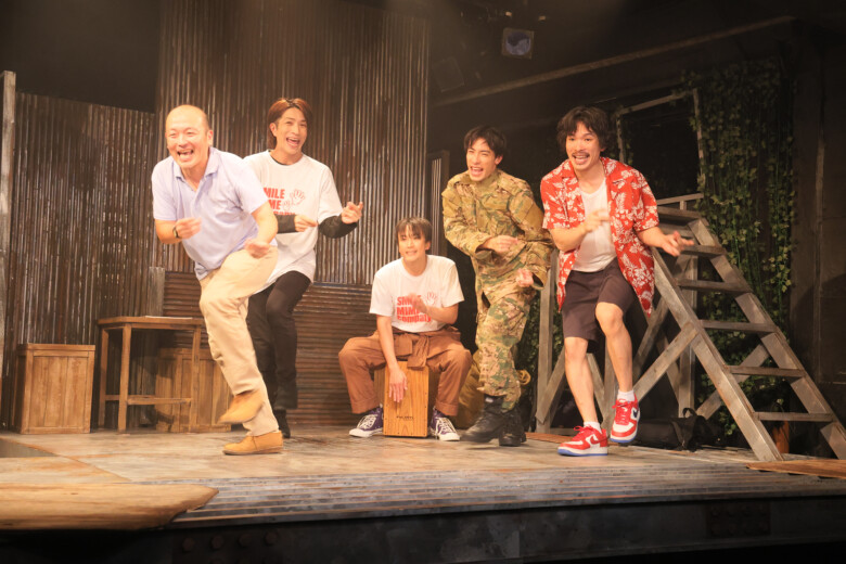 日本の劇団 第三劇『その鉄塔に男たちはいるという』撮影:白根美恵
