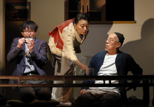 月波兎『いつものオーロラが割った夜』撮影　横田敦史