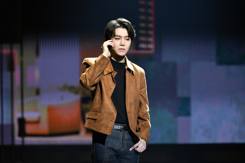 舞台『愛の不時着』撮影：三上富之