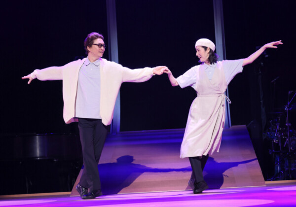 シス・カンパニー公演『新宿発8時15分』 撮影：宮川舞子