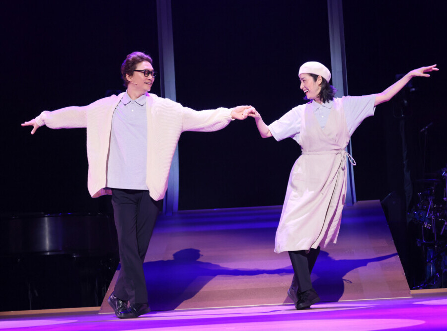 シス・カンパニー公演『新宿発8時15分』 撮影:宮川舞子