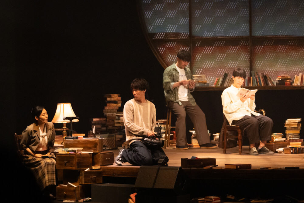 舞台『わたしの書、頁を図る』